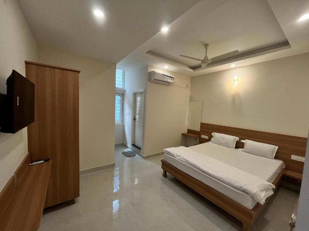 Seema Palace Inn 1 Km From Railwaystaion Mysore Extérieur photo
