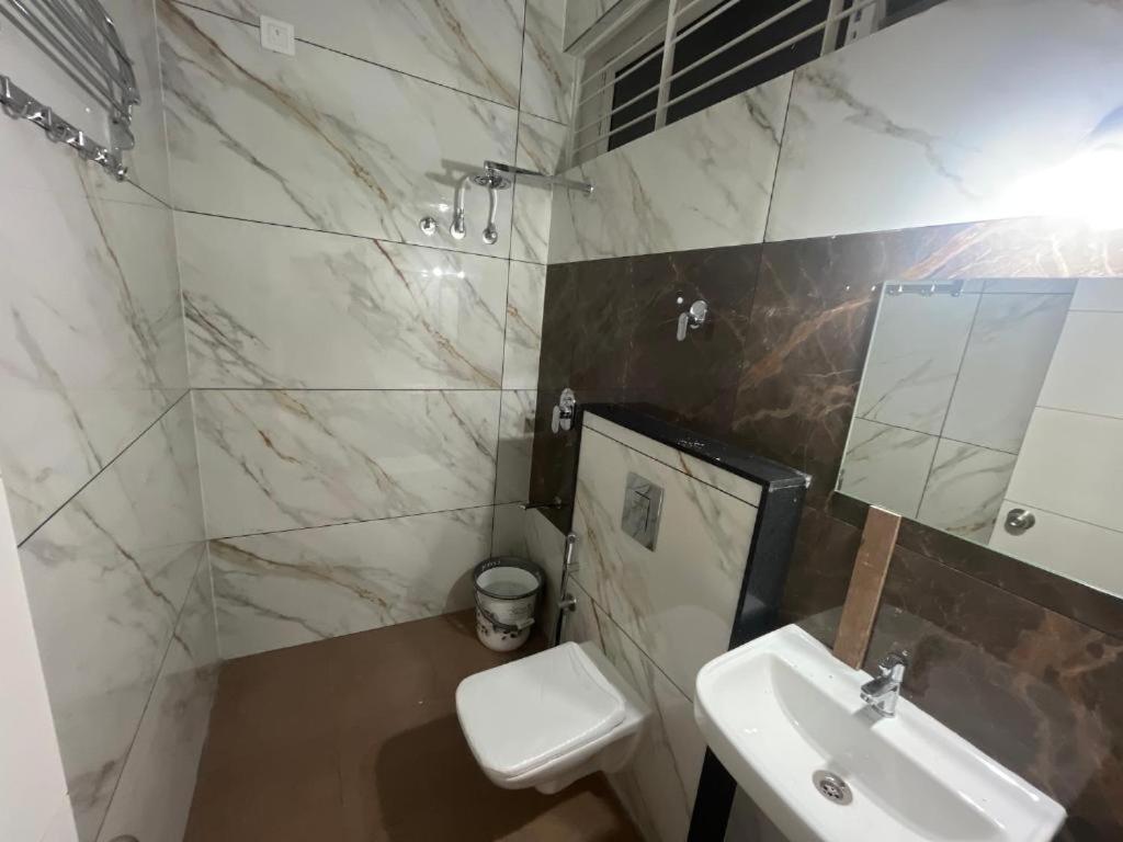Seema Palace Inn 1 Km From Railwaystaion Mysore Extérieur photo